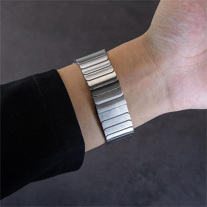 Pulseira de Aço Inoxidável com Fecho Borboleta para Apple Watch